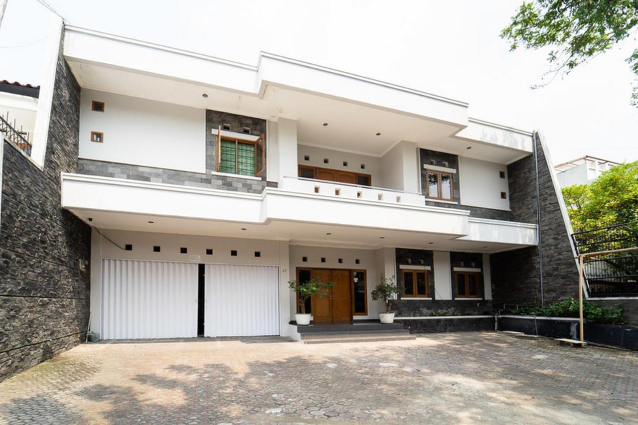 Koolkost Near Padjadjaran University - Minimum Stay 6 Nights Bandung Eksteriør bilde