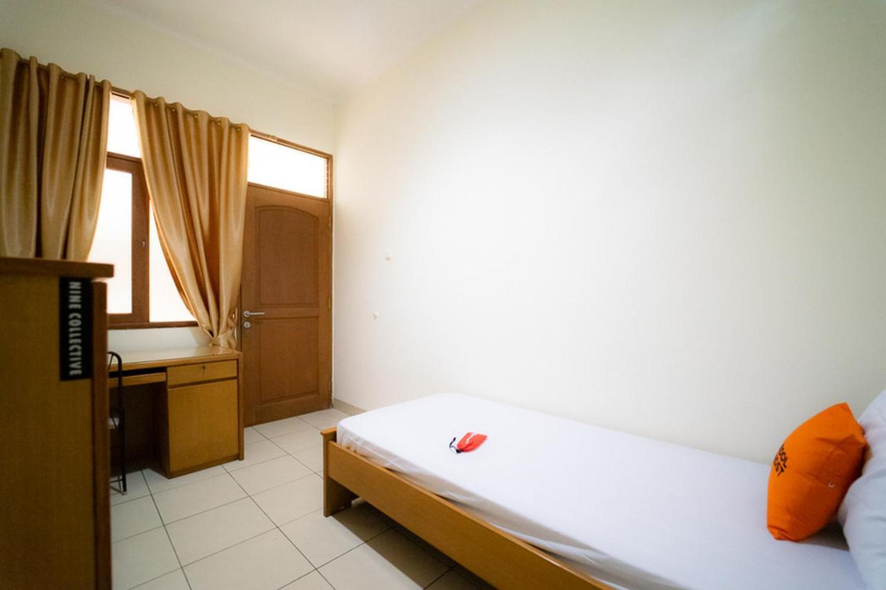 Koolkost Near Padjadjaran University - Minimum Stay 6 Nights Bandung Eksteriør bilde